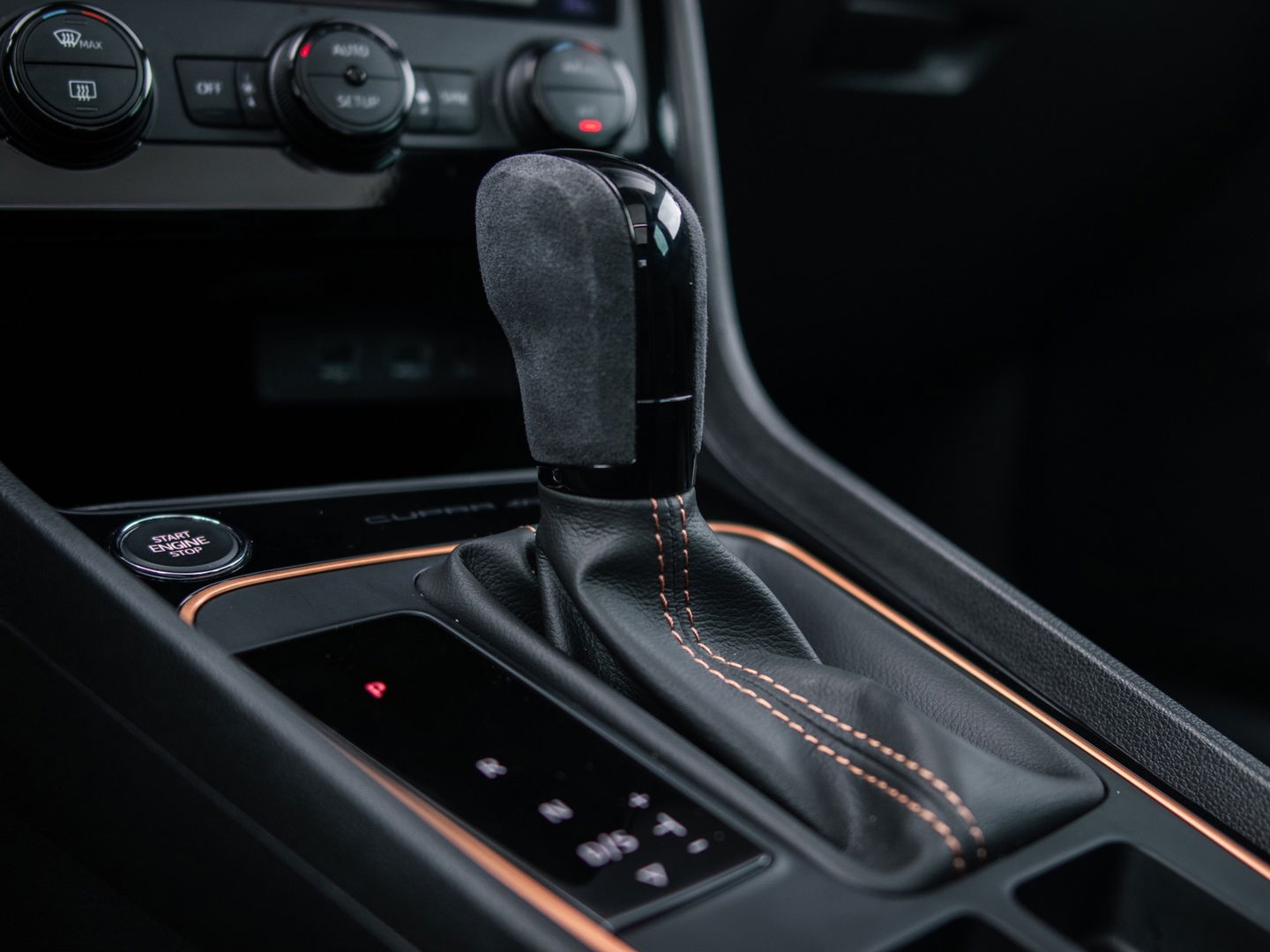 SEAT Leon ST 2.0 TSI CUPRA R 4DRIVE PANO CARBON BREMBO BEATS