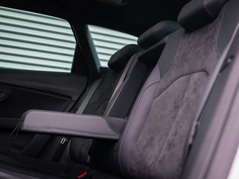 SEAT Leon ST 2.0 TSI CUPRA R 4DRIVE PANO CARBON BREMBO BEATS