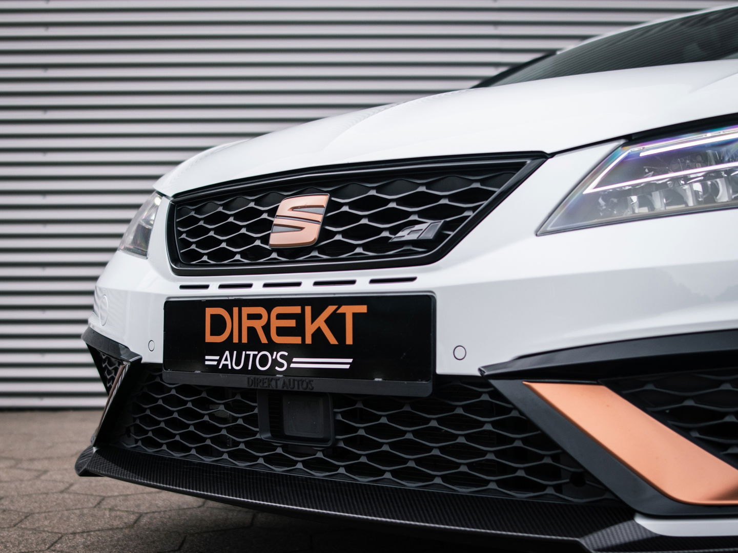 SEAT Leon ST 2.0 TSI CUPRA R 4DRIVE PANO CARBON BREMBO BEATS