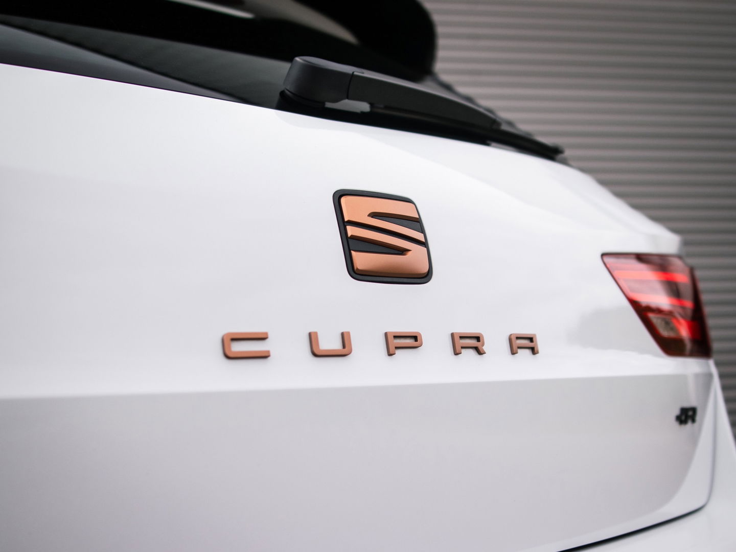 SEAT Leon ST 2.0 TSI CUPRA R 4DRIVE PANO CARBON BREMBO BEATS