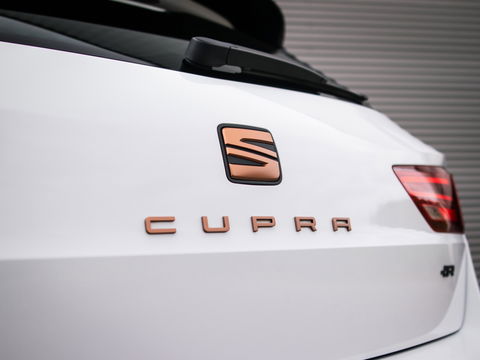 SEAT Leon ST 2.0 TSI CUPRA R 4DRIVE PANO CARBON BREMBO BEATS