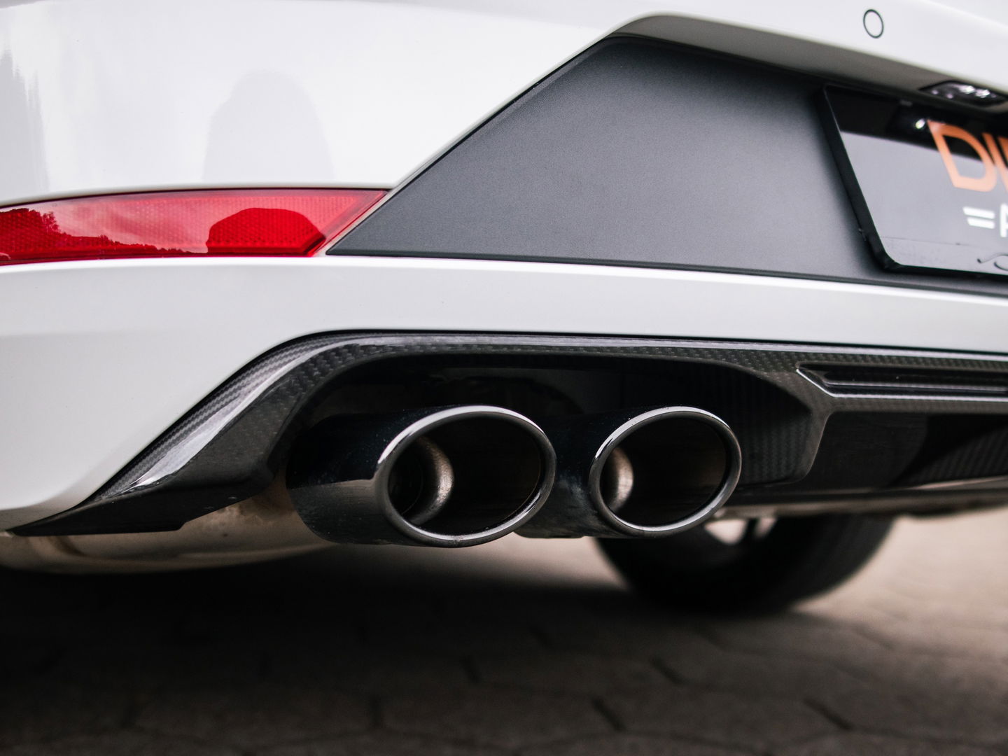 SEAT Leon ST 2.0 TSI CUPRA R 4DRIVE PANO CARBON BREMBO BEATS