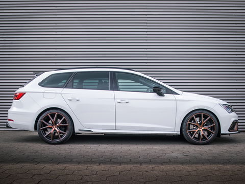 SEAT Leon ST 2.0 TSI CUPRA R 4DRIVE PANO CARBON BREMBO BEATS