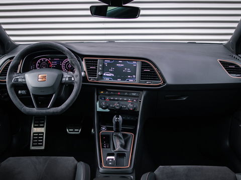 SEAT Leon ST 2.0 TSI CUPRA R 4DRIVE PANO CARBON BREMBO BEATS