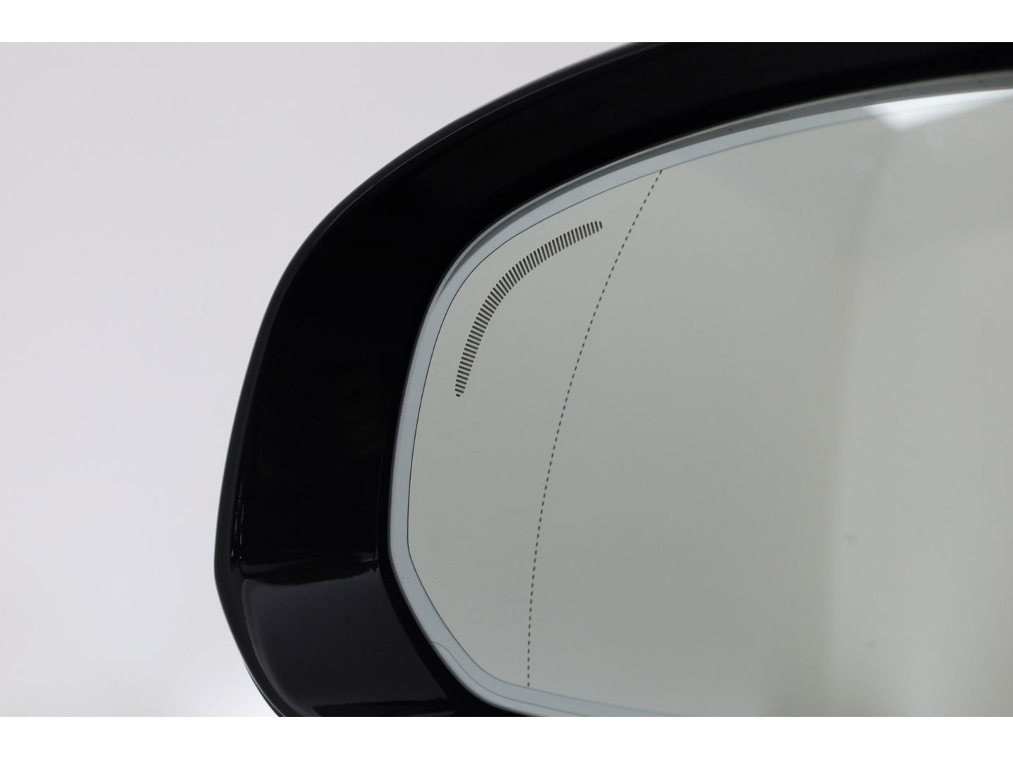 Volvo XC60 2.0 T6 Plug-in hybrid AWD Ultra Black Edition | Trekhaak | Head-up | Pano-dak | 360 camera | H&K Audio | Stoel+ stuurverw. | Sportstoelen |