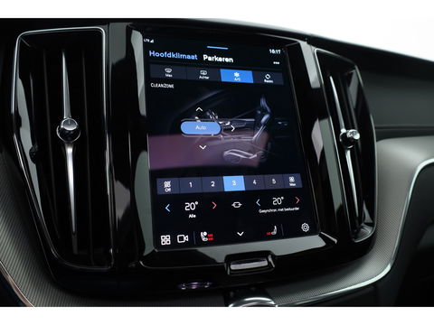 Volvo XC60 2.0 T6 Plug-in hybrid AWD Ultra Black Edition | Trekhaak | Head-up | Pano-dak | 360 camera | H&K Audio | Stoel+ stuurverw. | Sportstoelen |