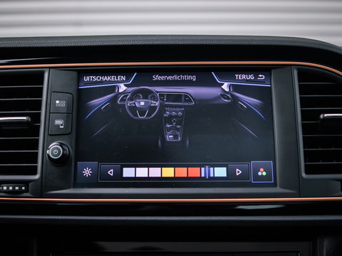 SEAT Leon ST 2.0 TSI CUPRA R 4DRIVE PANO CARBON BREMBO BEATS