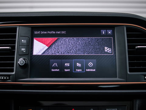 SEAT Leon ST 2.0 TSI CUPRA R 4DRIVE PANO CARBON BREMBO BEATS