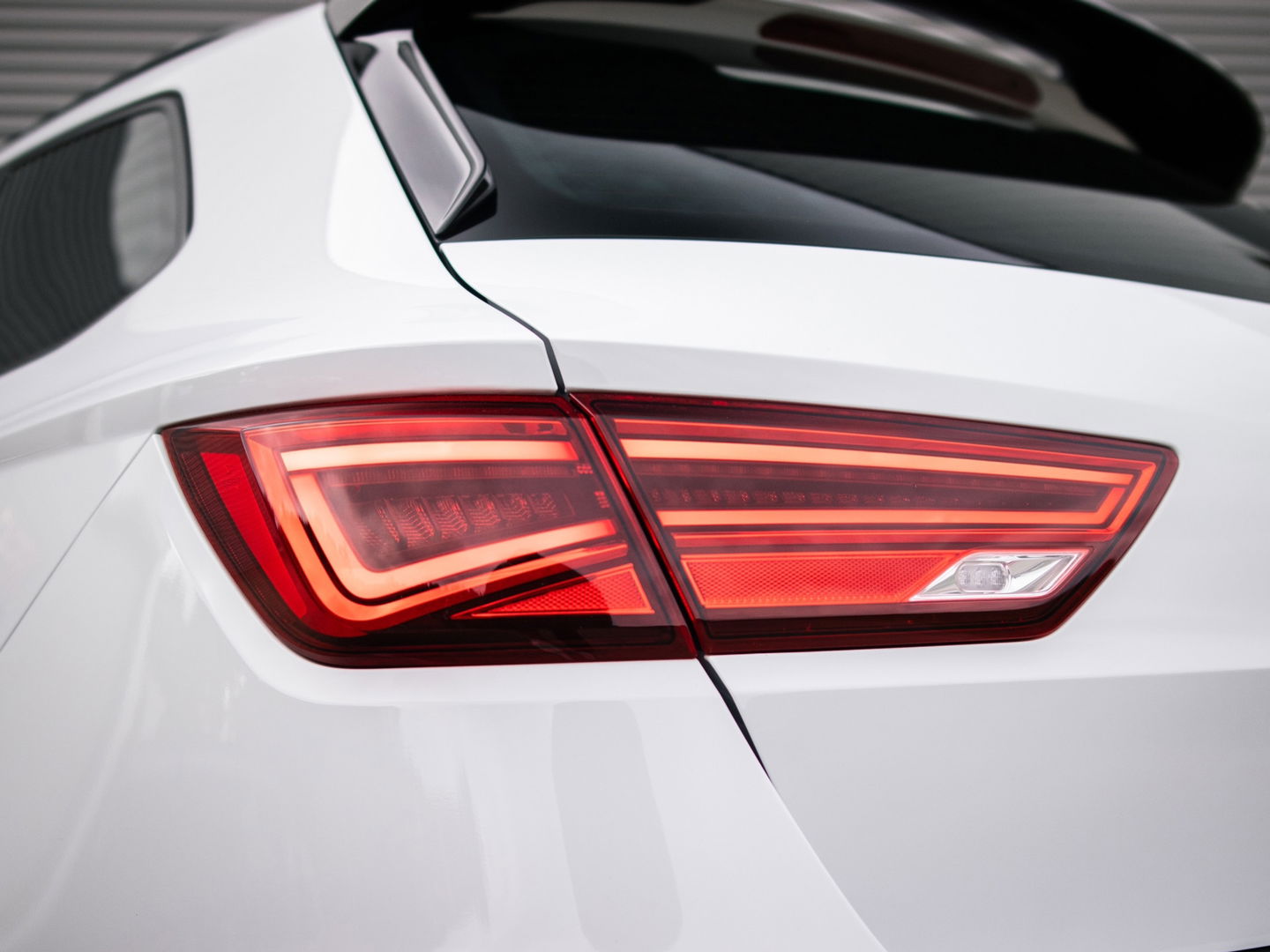 SEAT Leon ST 2.0 TSI CUPRA R 4DRIVE PANO CARBON BREMBO BEATS