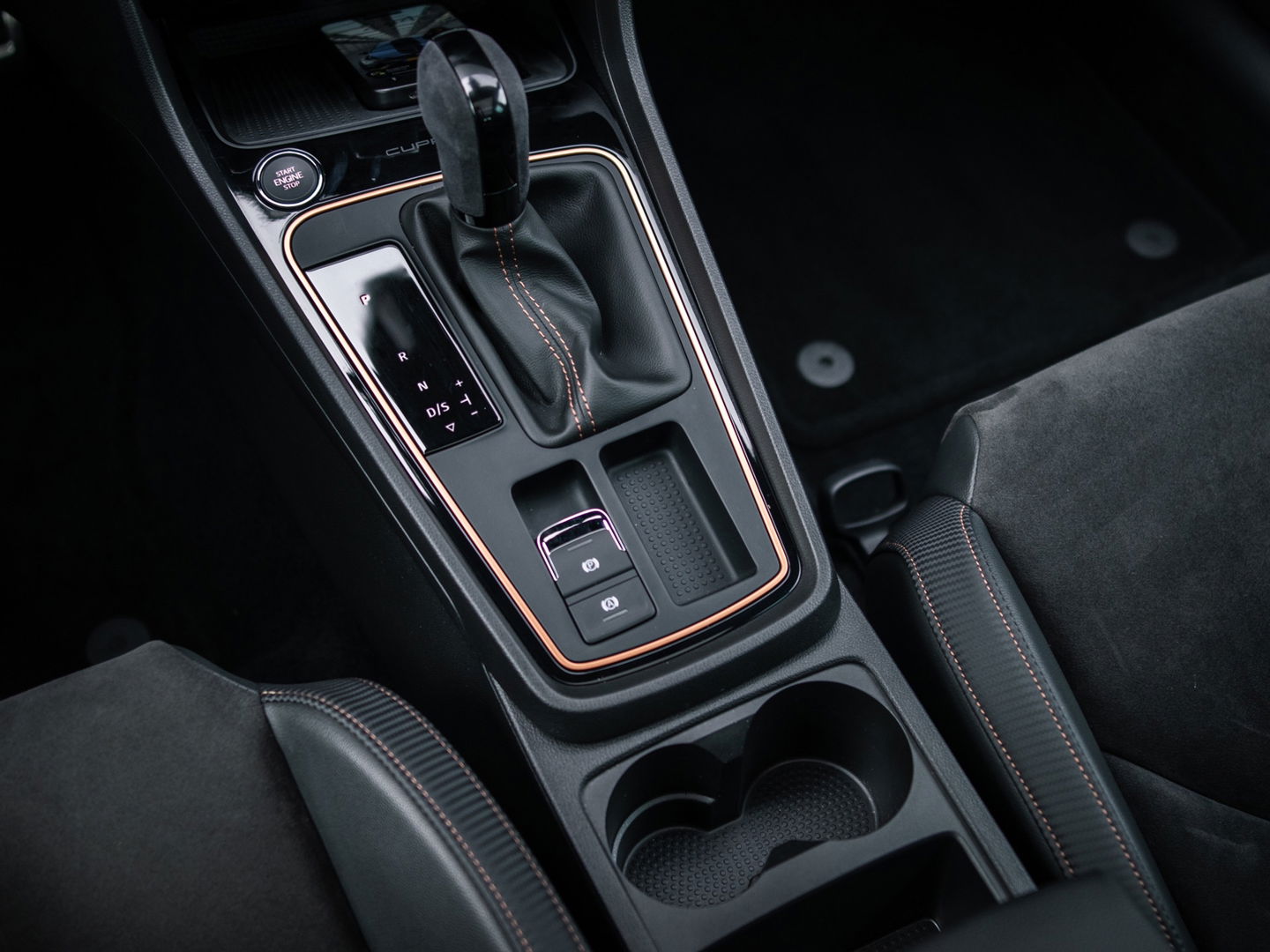 SEAT Leon ST 2.0 TSI CUPRA R 4DRIVE PANO CARBON BREMBO BEATS