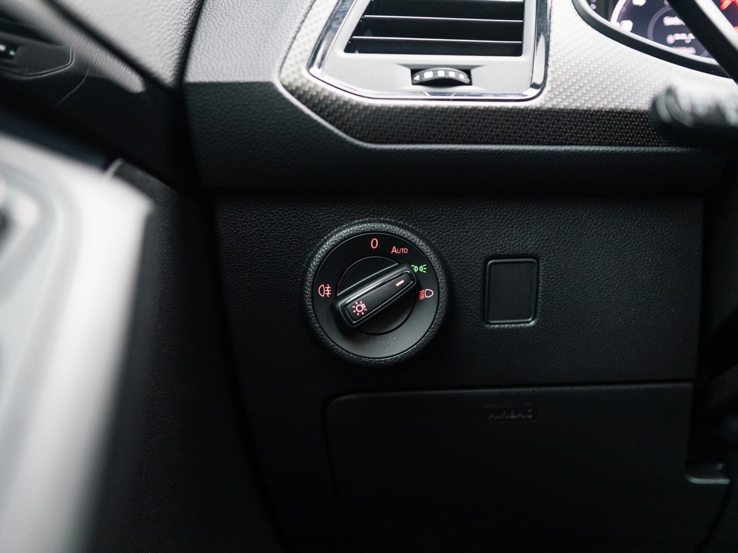 CUPRA Ateca 2.0 TSI 4DRIVE LIMITED AKRA CARBON BREMBO BEATS