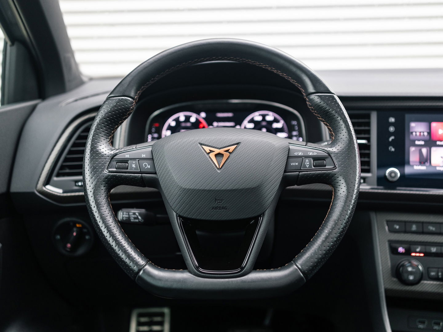 CUPRA Ateca 2.0 TSI 4DRIVE LIMITED AKRA CARBON BREMBO BEATS