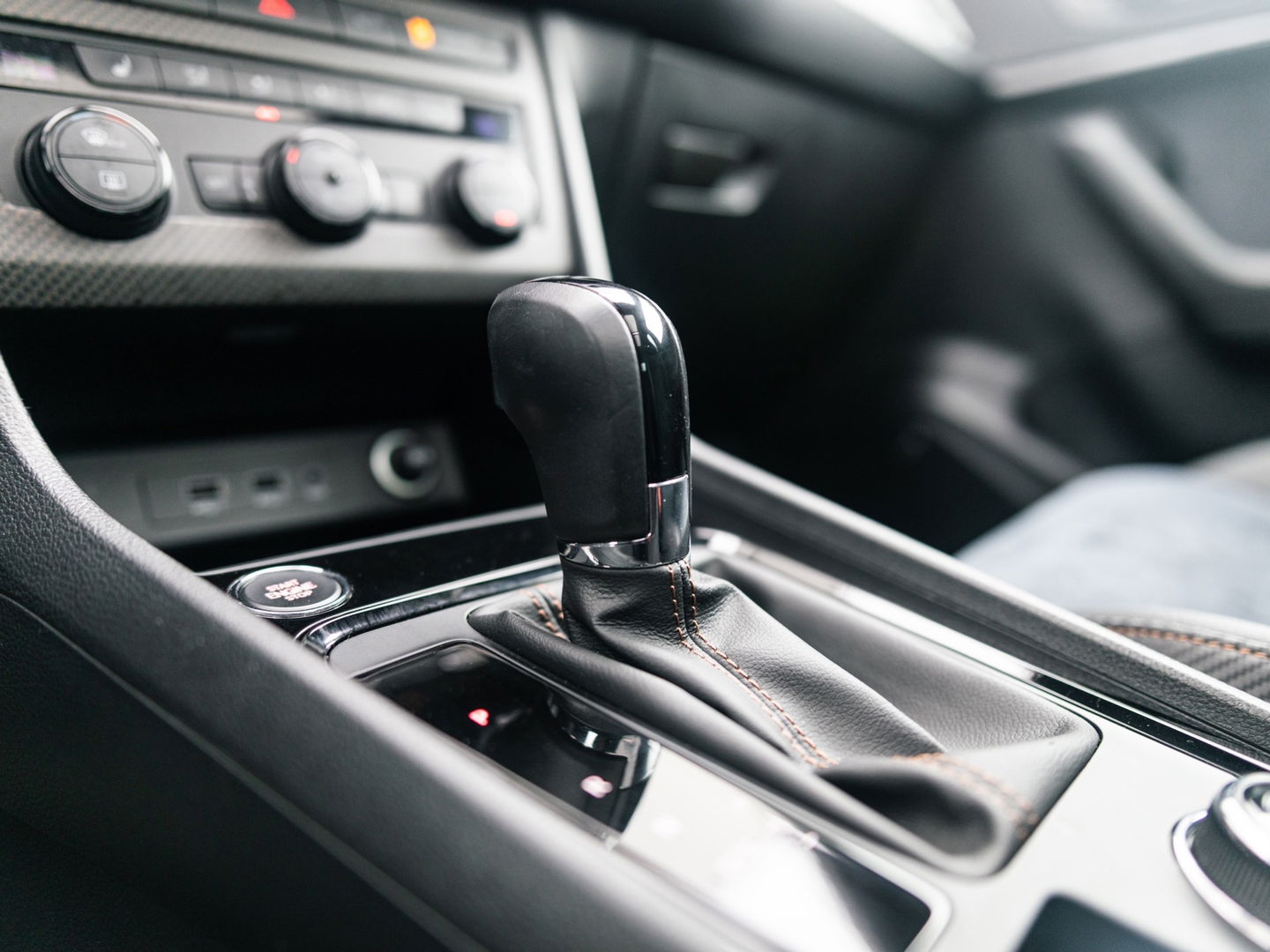 CUPRA Ateca 2.0 TSI 4DRIVE LIMITED AKRA CARBON BREMBO BEATS