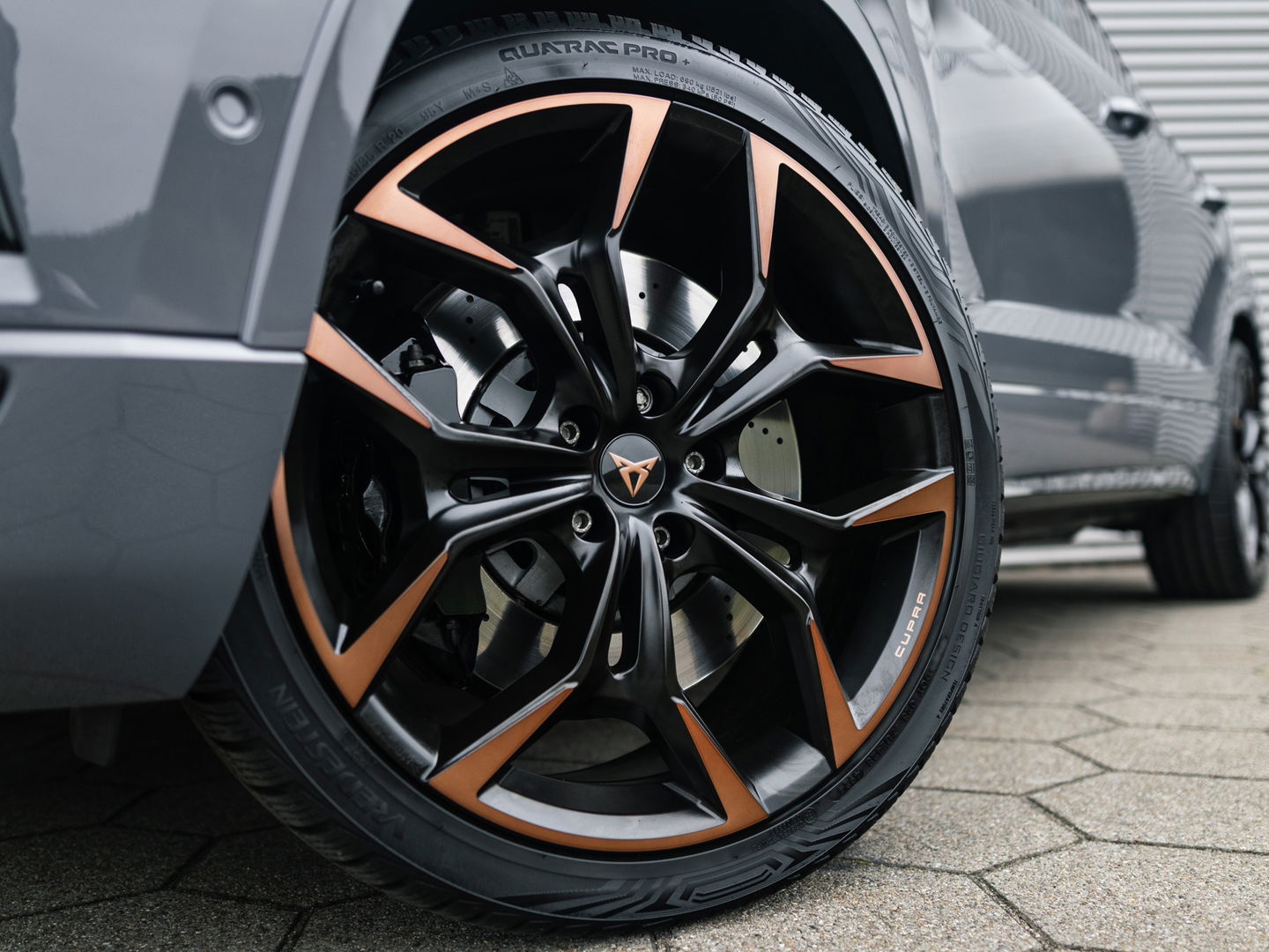 CUPRA Ateca 2.0 TSI 4DRIVE LIMITED AKRA CARBON BREMBO BEATS