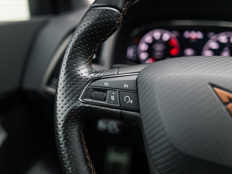 CUPRA Ateca 2.0 TSI 4DRIVE LIMITED AKRA CARBON BREMBO BEATS