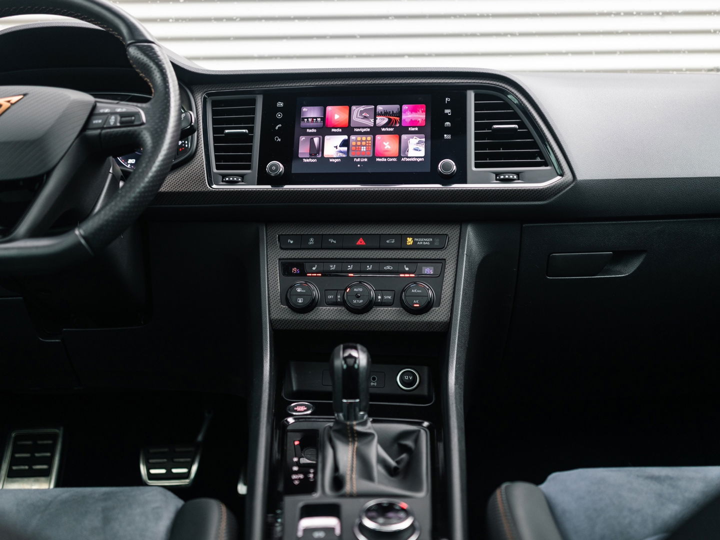 CUPRA Ateca 2.0 TSI 4DRIVE LIMITED AKRA CARBON BREMBO BEATS