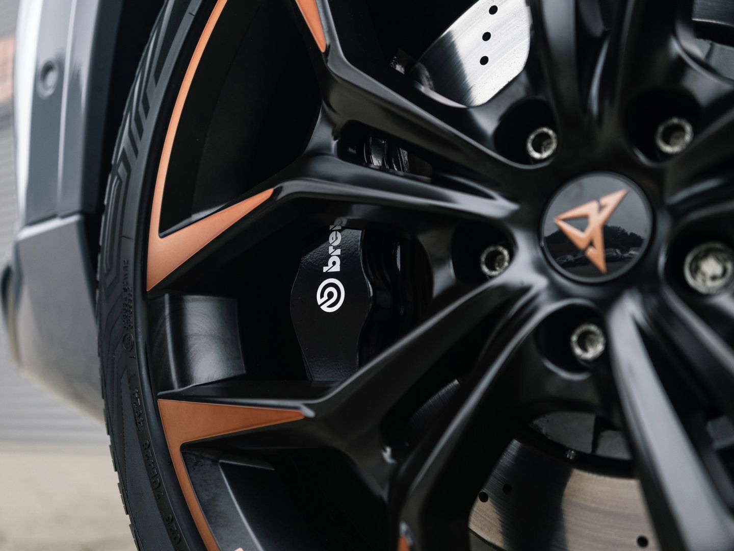 CUPRA Ateca 2.0 TSI 4DRIVE LIMITED AKRA CARBON BREMBO BEATS