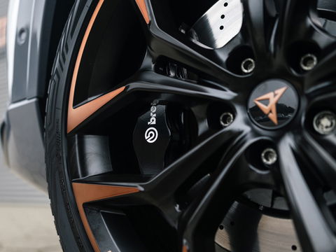 CUPRA Ateca 2.0 TSI 4DRIVE LIMITED AKRA CARBON BREMBO BEATS