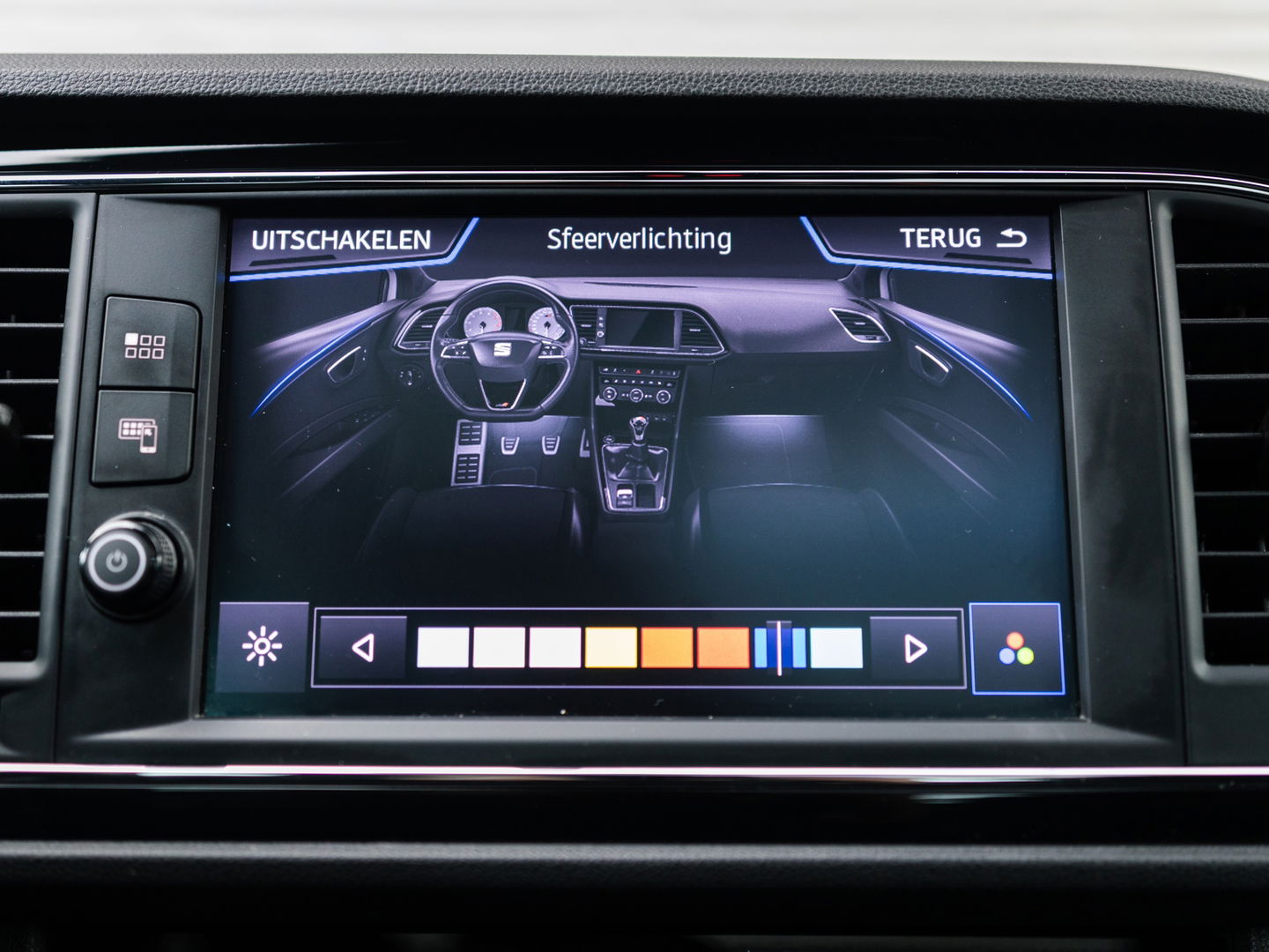 SEAT Leon ST 2.0 TSI CUPRA 300 4DRIVE PANO BEATS VIRTUAL DCC