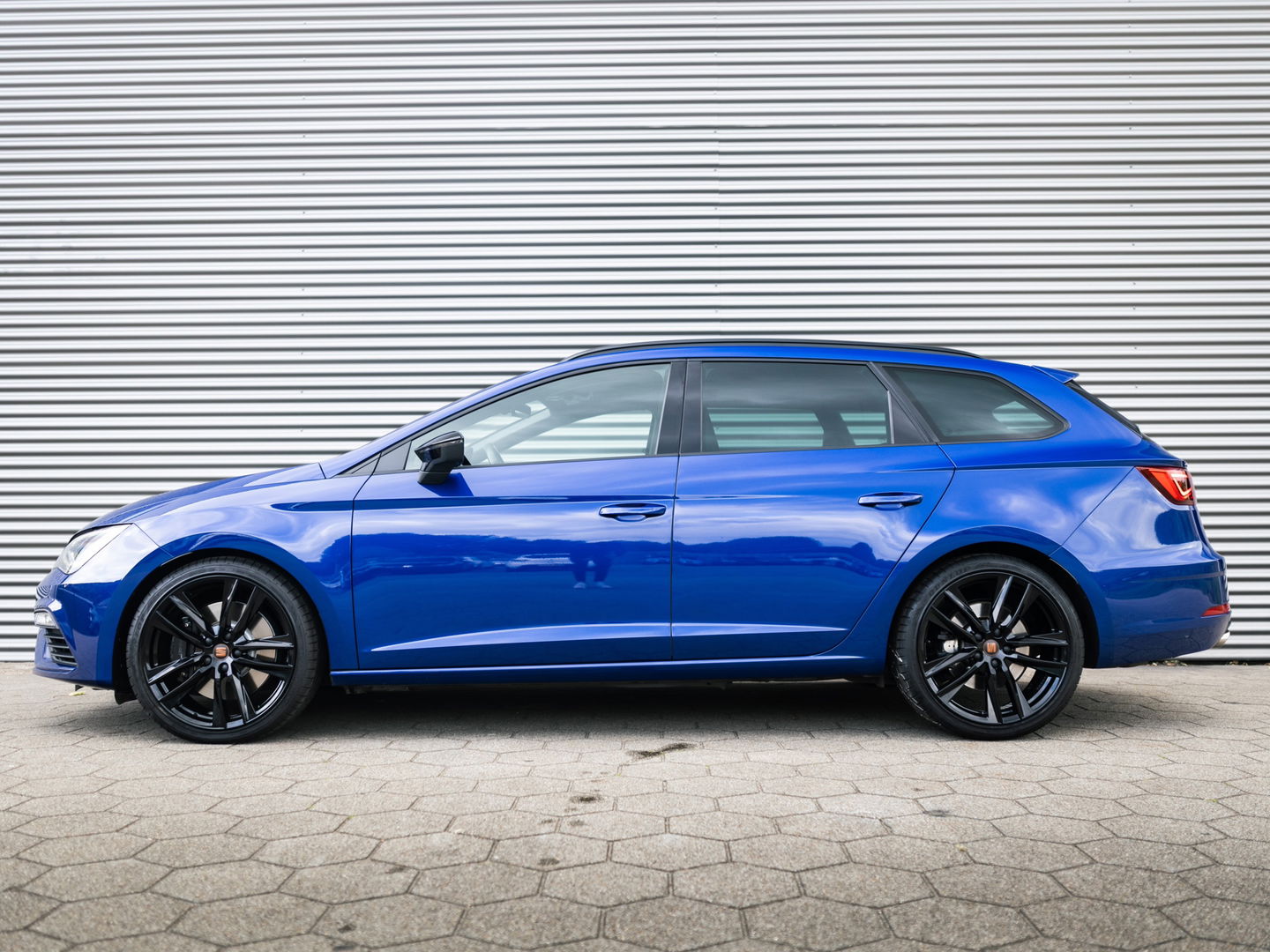 SEAT Leon ST 2.0 TSI CUPRA 300 4DRIVE PANO BEATS VIRTUAL DCC