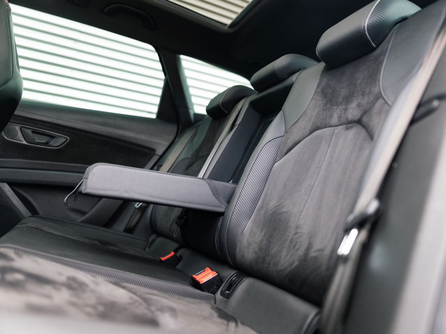 SEAT Leon ST 2.0 TSI CUPRA 300 4DRIVE PANO BEATS VIRTUAL DCC