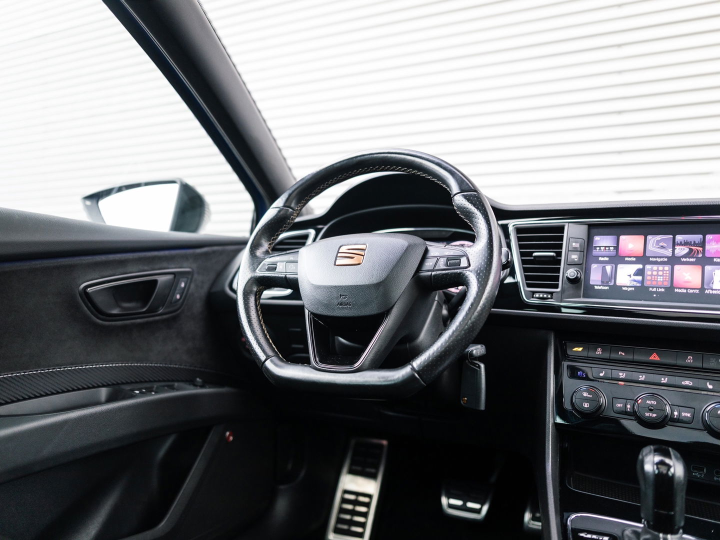 SEAT Leon ST 2.0 TSI CUPRA 300 4DRIVE PANO BEATS VIRTUAL DCC