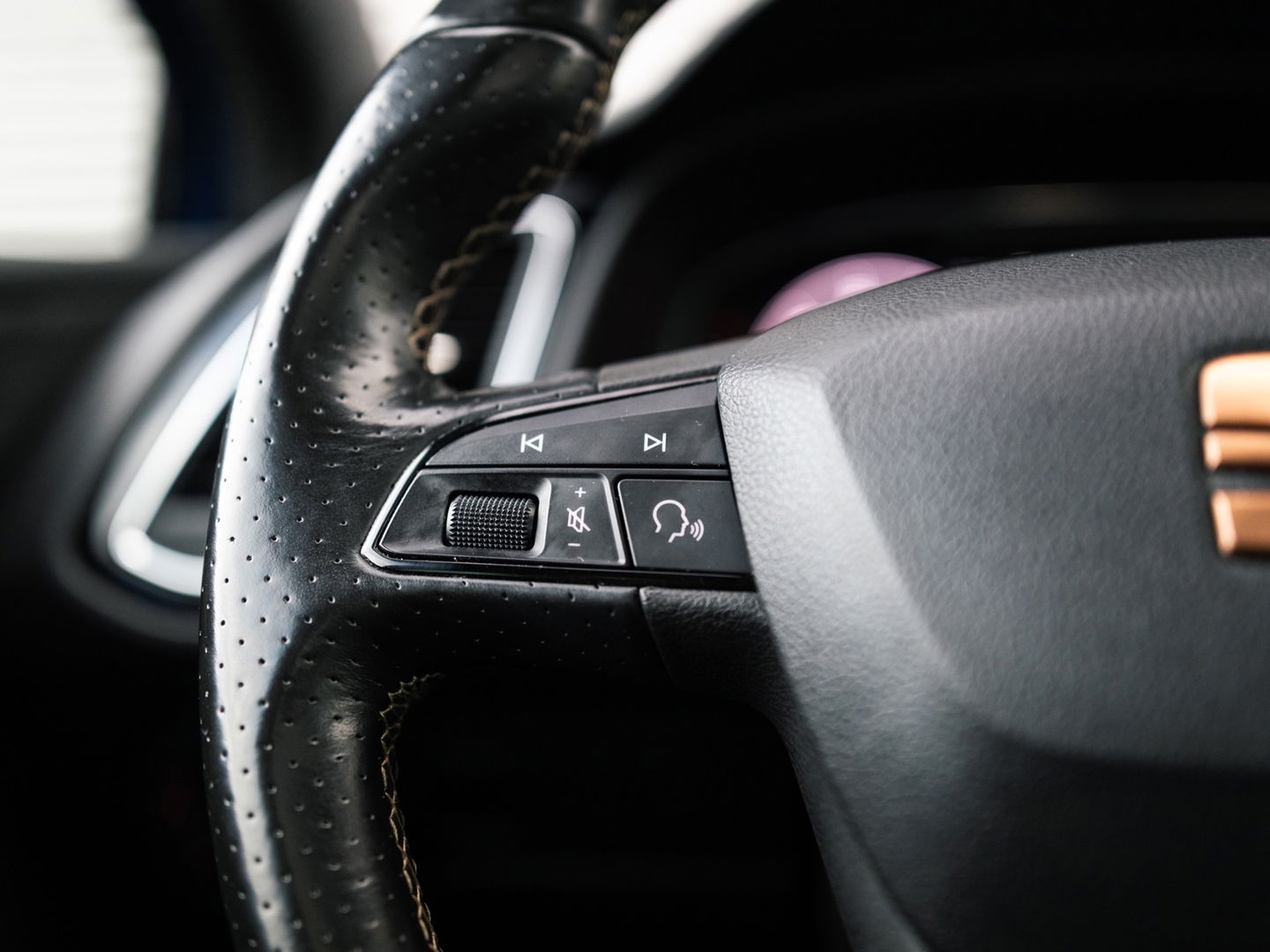 SEAT Leon ST 2.0 TSI CUPRA 300 4DRIVE PANO BEATS VIRTUAL DCC