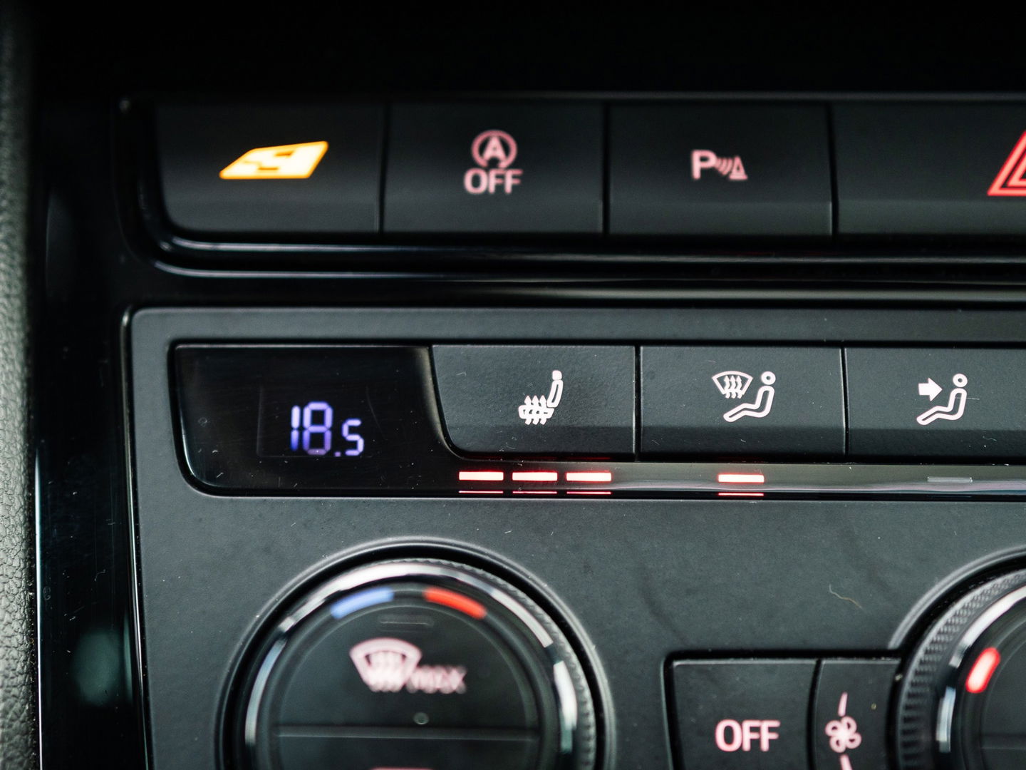 SEAT Leon ST 2.0 TSI CUPRA 300 4DRIVE PANO BEATS VIRTUAL DCC