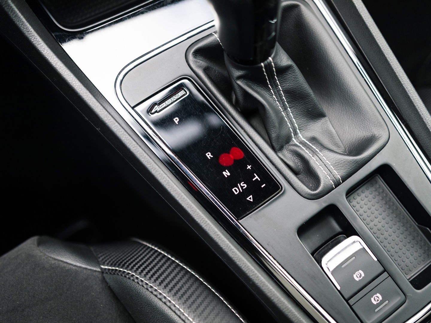 SEAT Leon ST 2.0 TSI CUPRA 300 4DRIVE PANO BEATS VIRTUAL DCC