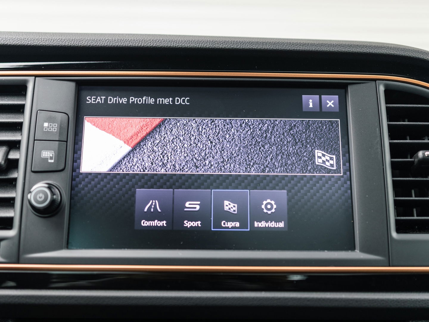 SEAT Leon ST 2.0 TSI CUPRA R 4DRIVE CARBON PANO BREMBO BEATS
