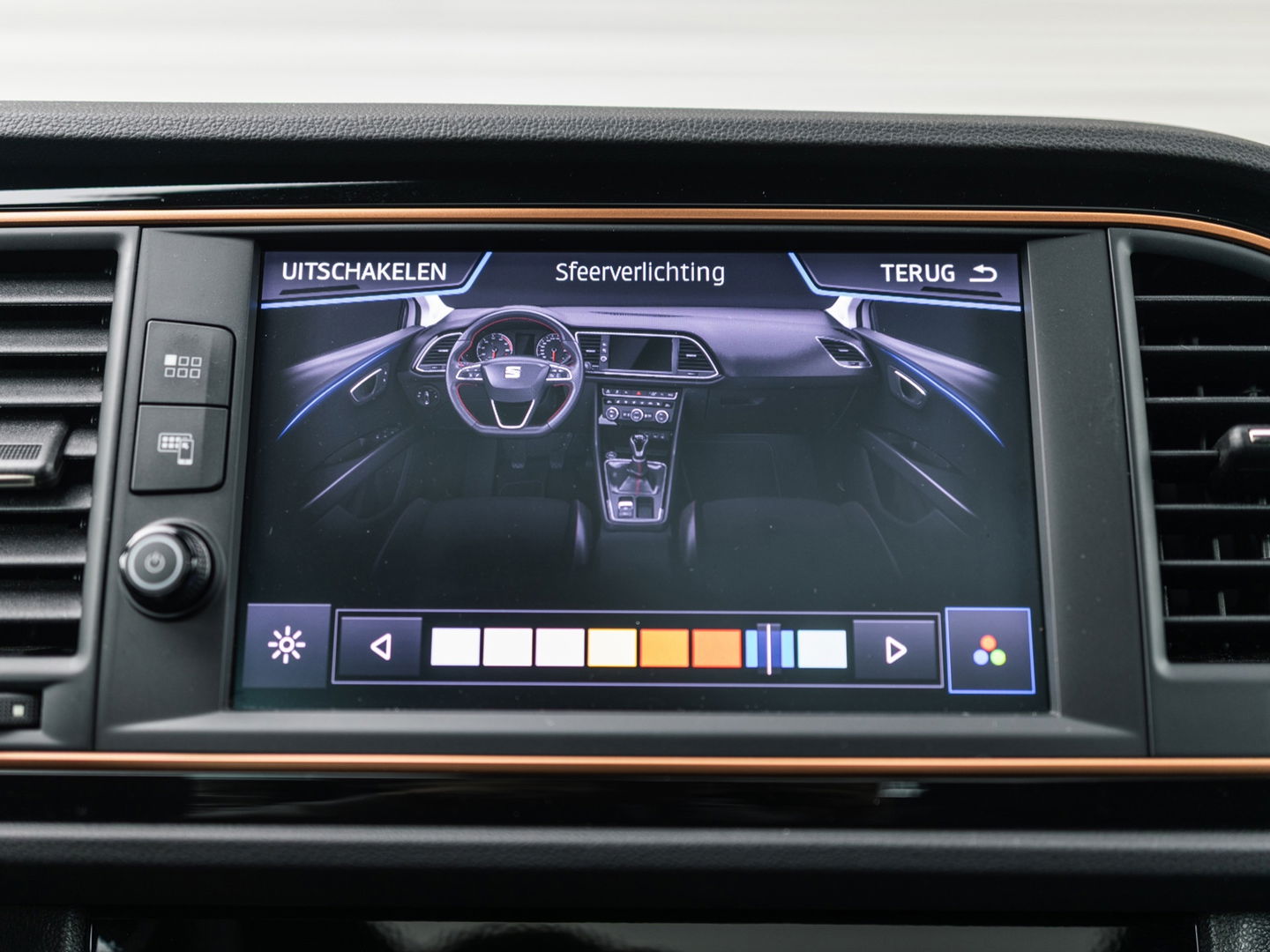 SEAT Leon ST 2.0 TSI CUPRA R 4DRIVE CARBON PANO BREMBO BEATS