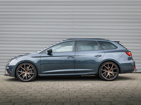 SEAT Leon ST 2.0 TSI CUPRA R 4DRIVE CARBON PANO BREMBO BEATS