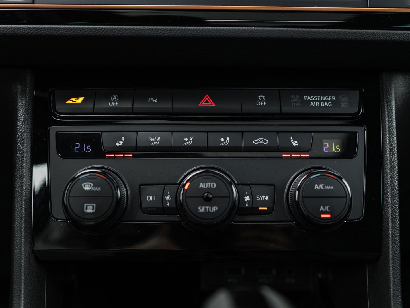 SEAT Leon ST 2.0 TSI CUPRA R 4DRIVE CARBON PANO BREMBO BEATS