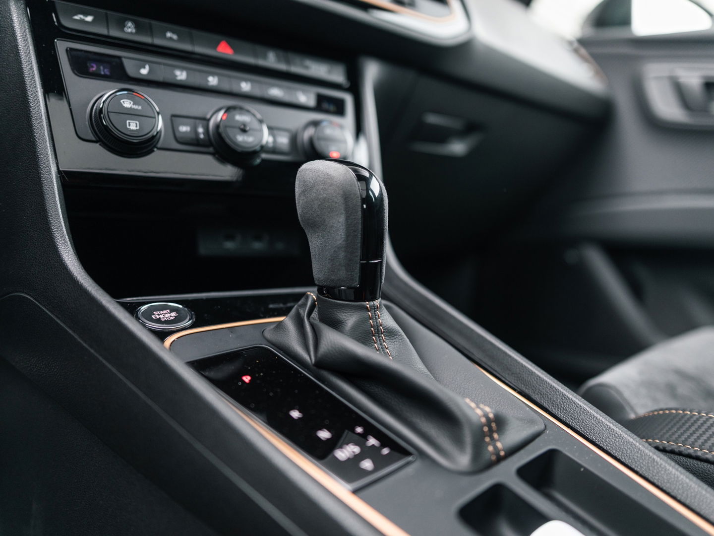 SEAT Leon ST 2.0 TSI CUPRA R 4DRIVE CARBON PANO BREMBO BEATS