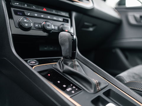 SEAT Leon ST 2.0 TSI CUPRA R 4DRIVE CARBON PANO BREMBO BEATS