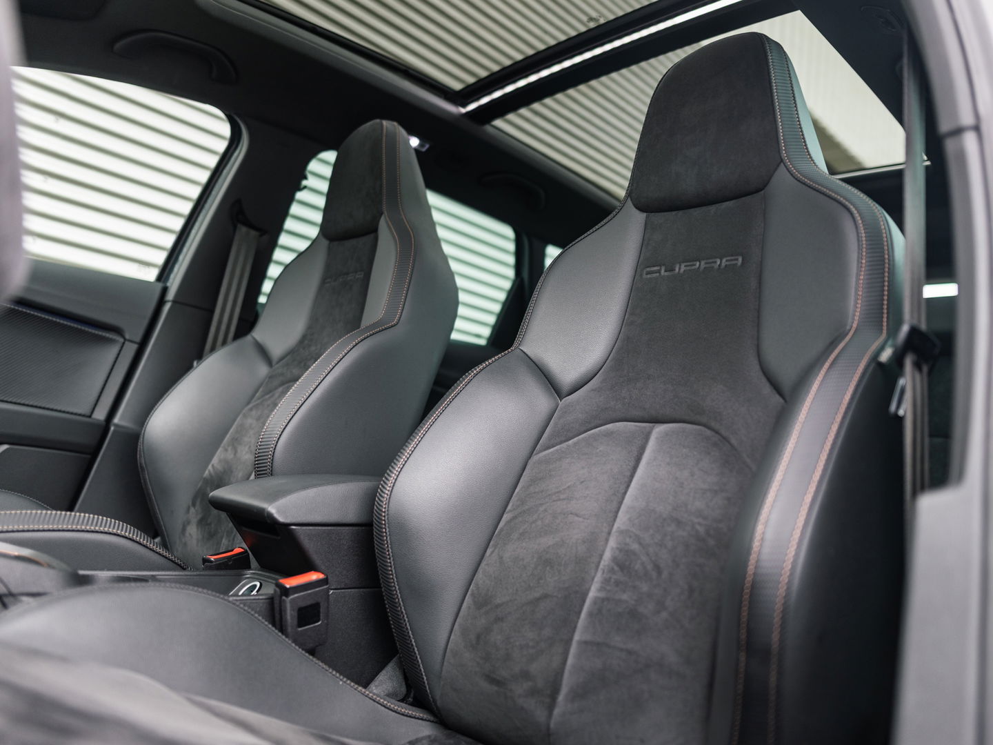 SEAT Leon ST 2.0 TSI CUPRA R 4DRIVE CARBON PANO BREMBO BEATS