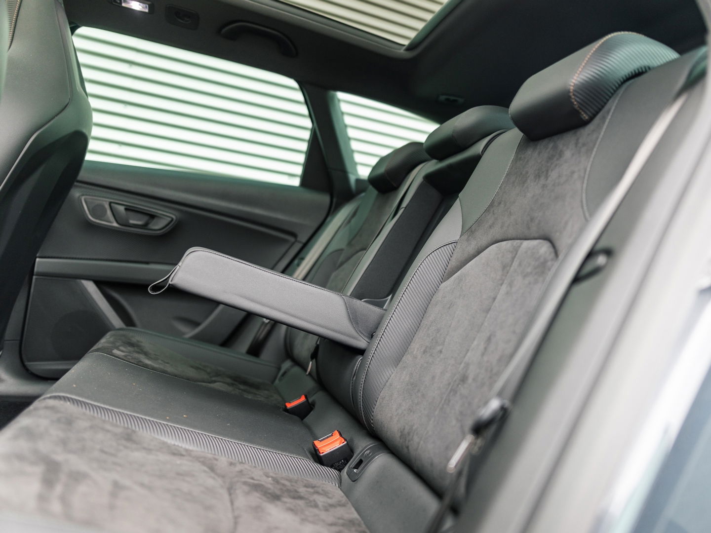 SEAT Leon ST 2.0 TSI CUPRA R 4DRIVE CARBON PANO BREMBO BEATS