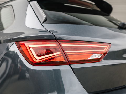 SEAT Leon ST 2.0 TSI CUPRA R 4DRIVE CARBON PANO BREMBO BEATS