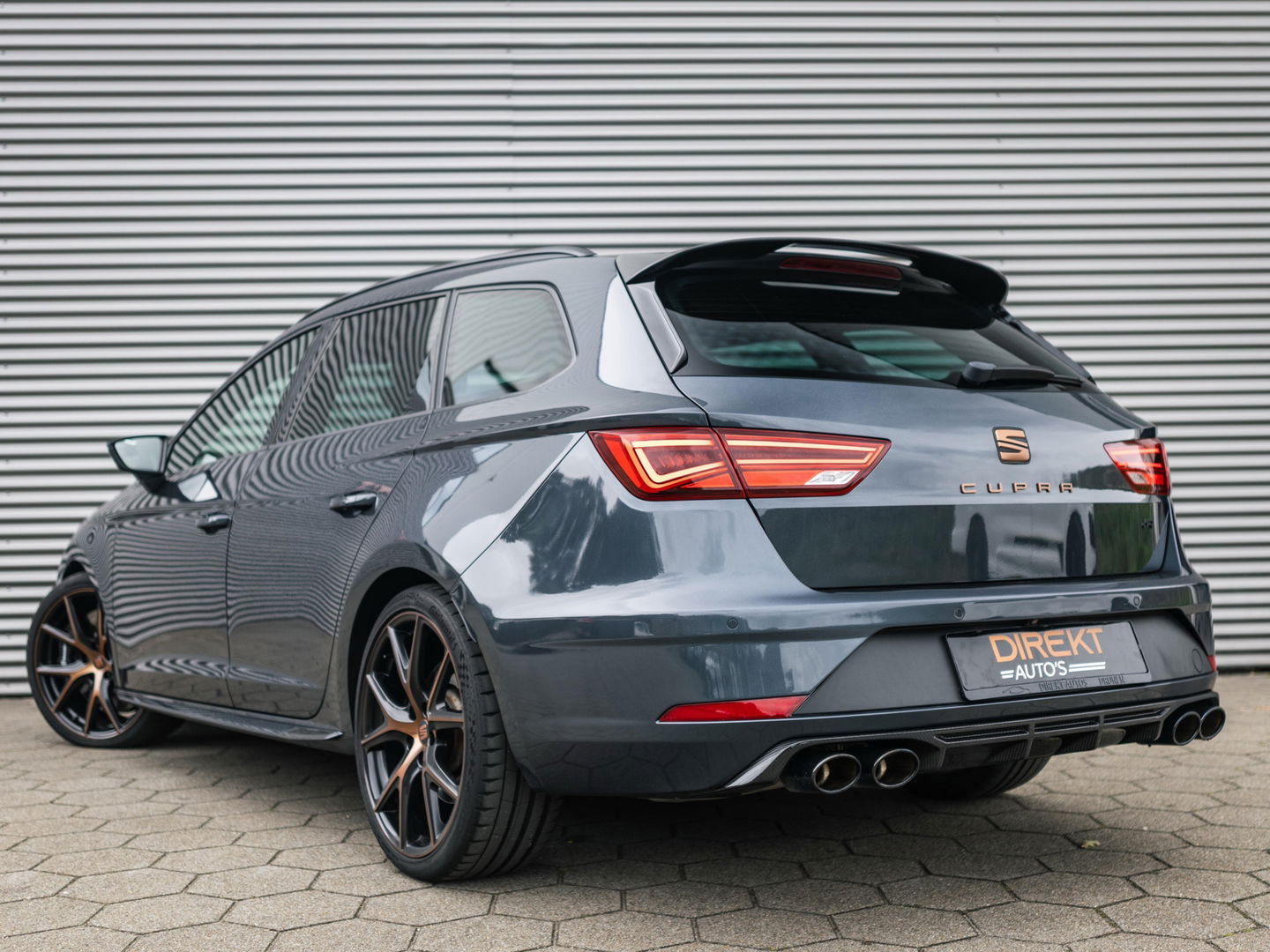 SEAT Leon ST 2.0 TSI CUPRA R 4DRIVE CARBON PANO BREMBO BEATS