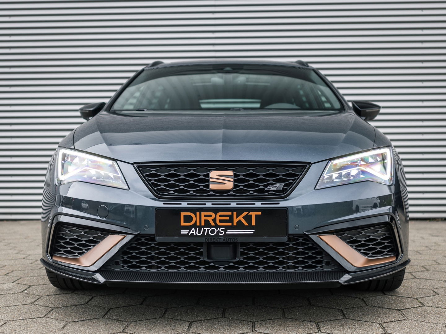SEAT Leon ST 2.0 TSI CUPRA R 4DRIVE CARBON PANO BREMBO BEATS