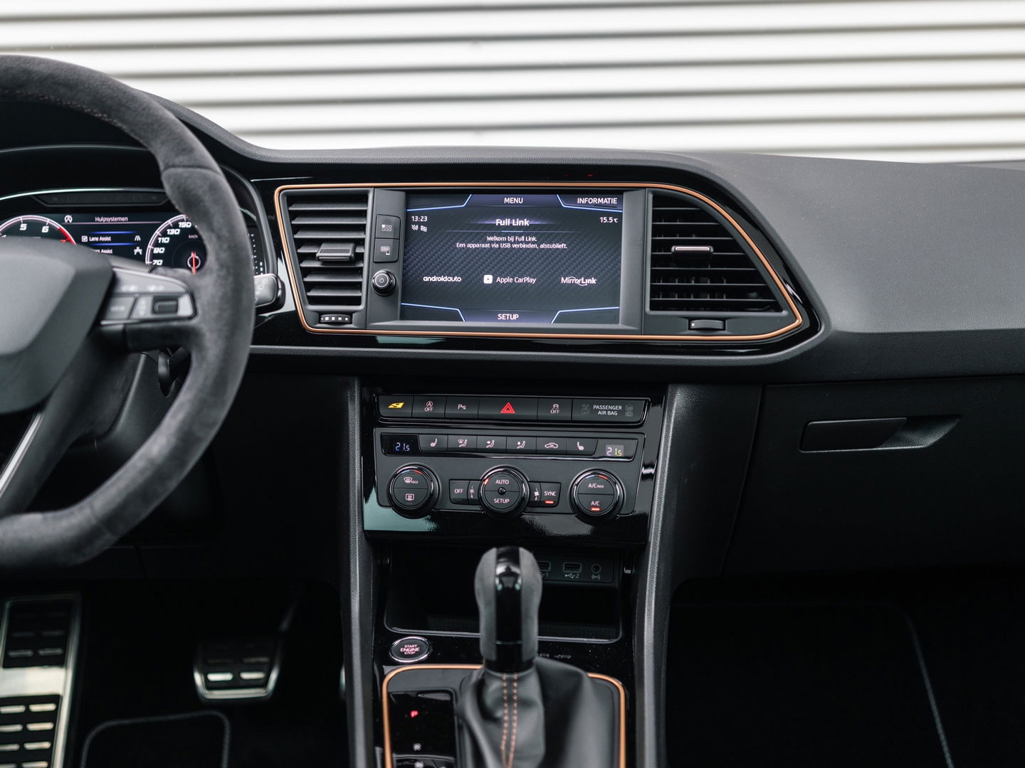 SEAT Leon ST 2.0 TSI CUPRA R 4DRIVE CARBON PANO BREMBO BEATS