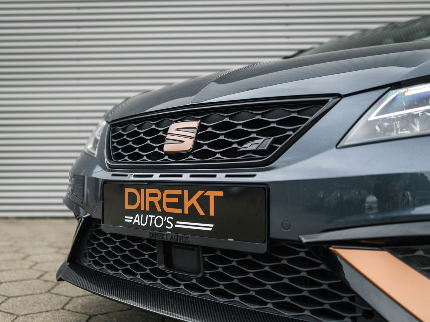 SEAT Leon ST 2.0 TSI CUPRA R 4DRIVE CARBON PANO BREMBO BEATS