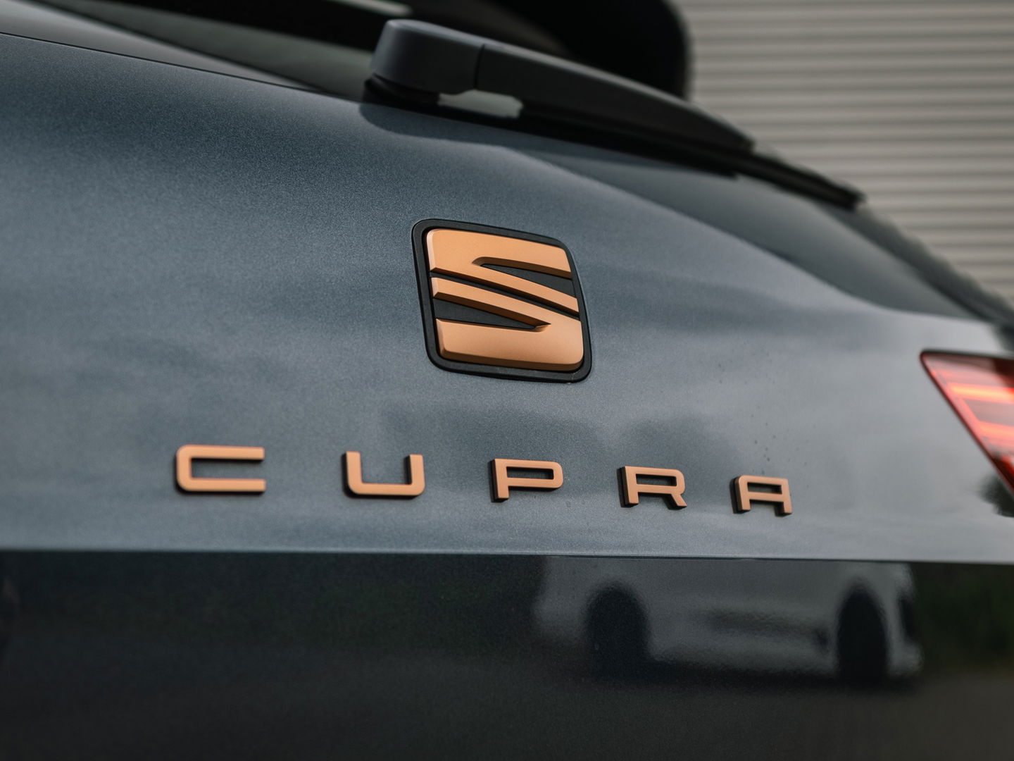 SEAT Leon ST 2.0 TSI CUPRA R 4DRIVE CARBON PANO BREMBO BEATS