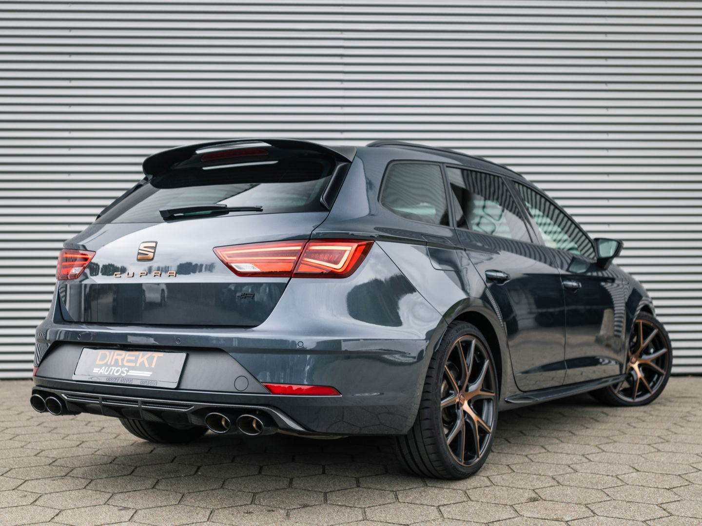 SEAT Leon ST 2.0 TSI CUPRA R 4DRIVE CARBON PANO BREMBO BEATS