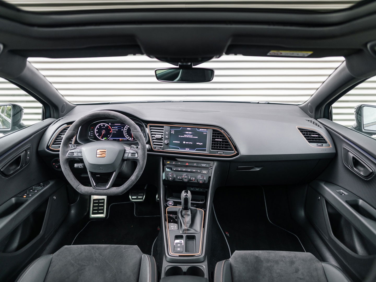 SEAT Leon ST 2.0 TSI CUPRA R 4DRIVE CARBON PANO BREMBO BEATS