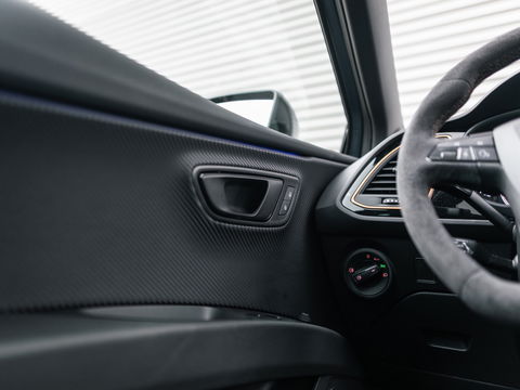 SEAT Leon ST 2.0 TSI CUPRA R 4DRIVE CARBON PANO BREMBO BEATS