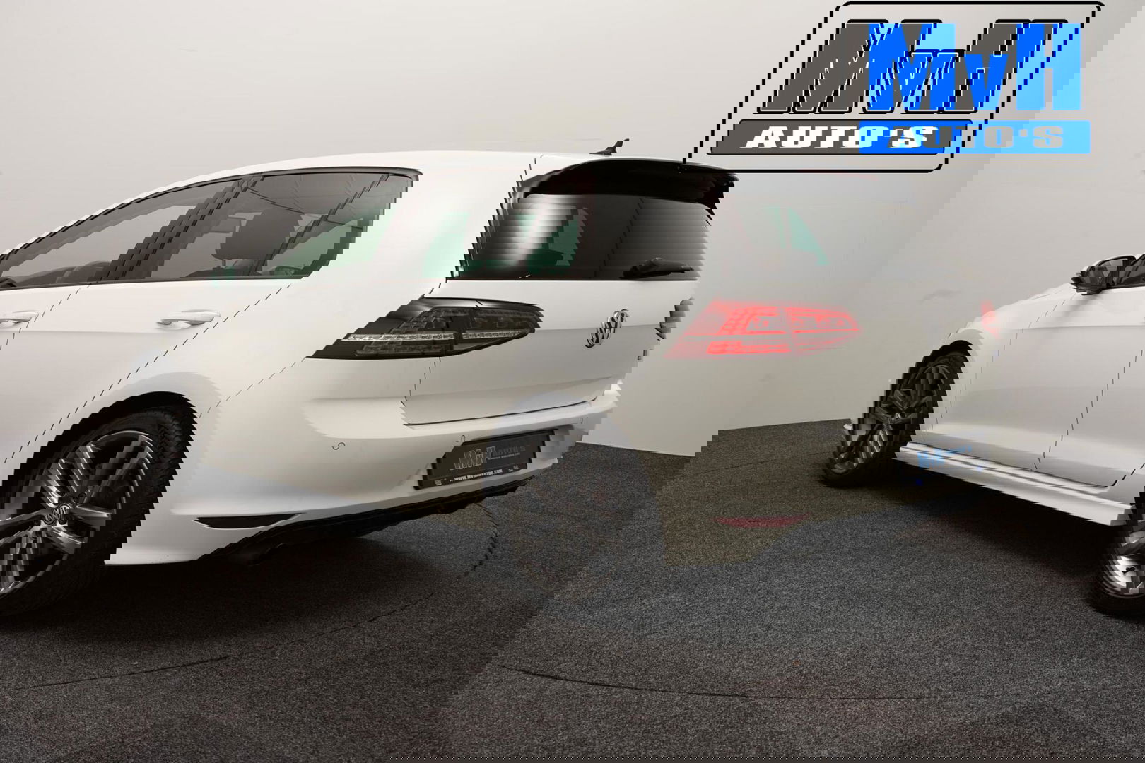 Volkswagen Golf 1.2 TSI Business Edition R-Line|CAMERA|TREKH