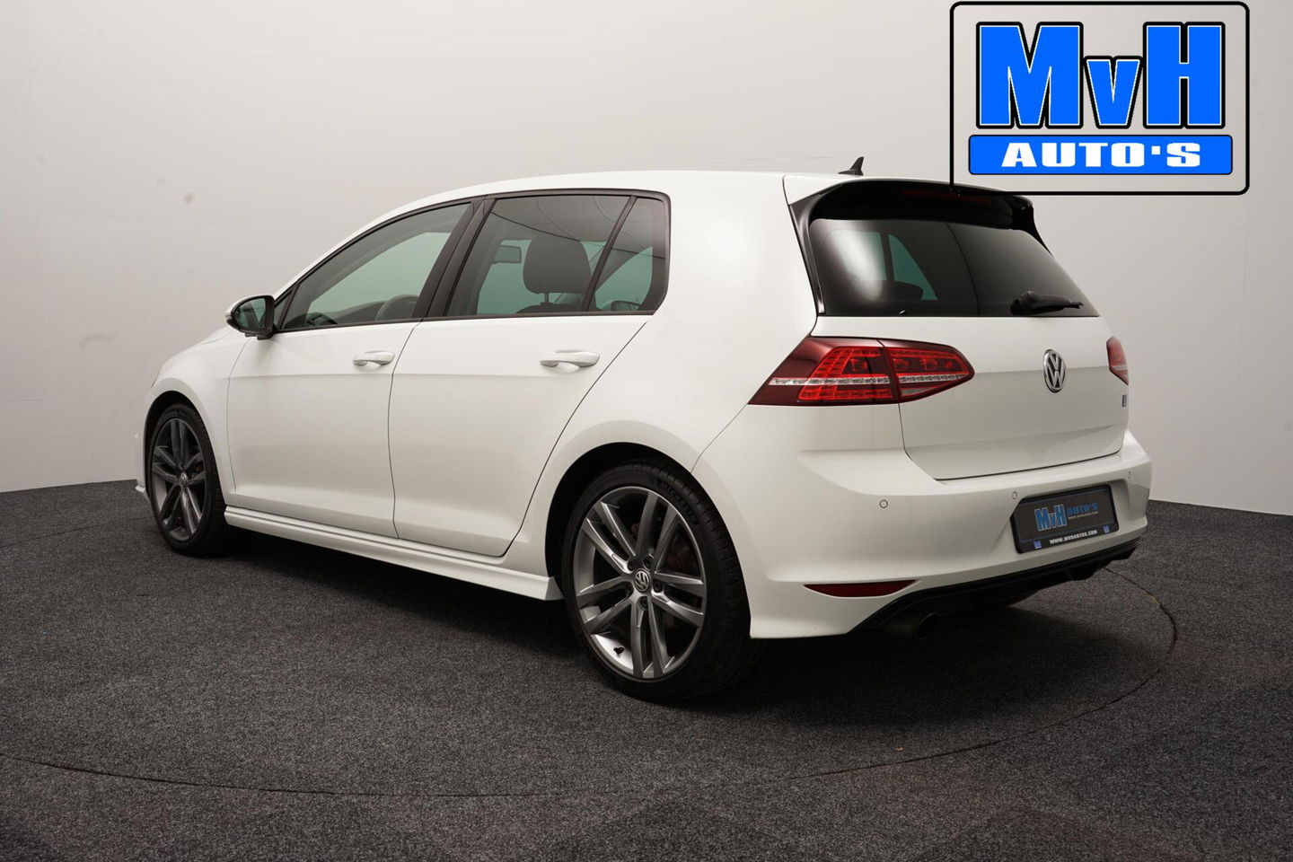 Volkswagen Golf 1.2 TSI Business Edition R-Line|CAMERA|TREKH