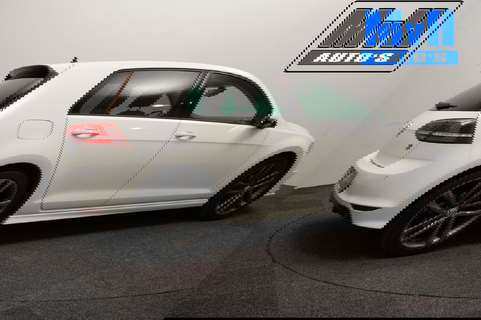 Volkswagen Golf 1.2 TSI Business Edition R-Line|CAMERA|TREKH