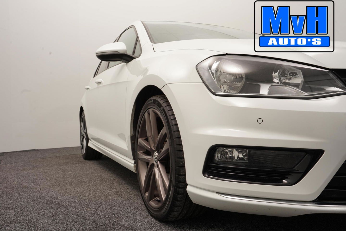 Volkswagen Golf 1.2 TSI Business Edition R-Line|CAMERA|TREKH
